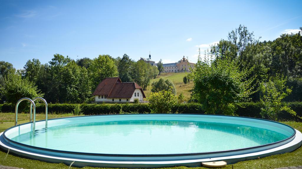 Guest House Kuks Екстер'єр фото